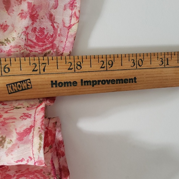 Beautiful Light and Flowy Ruffles Christopher & Banks Sleevless Floral Top - Picture 5 of 8